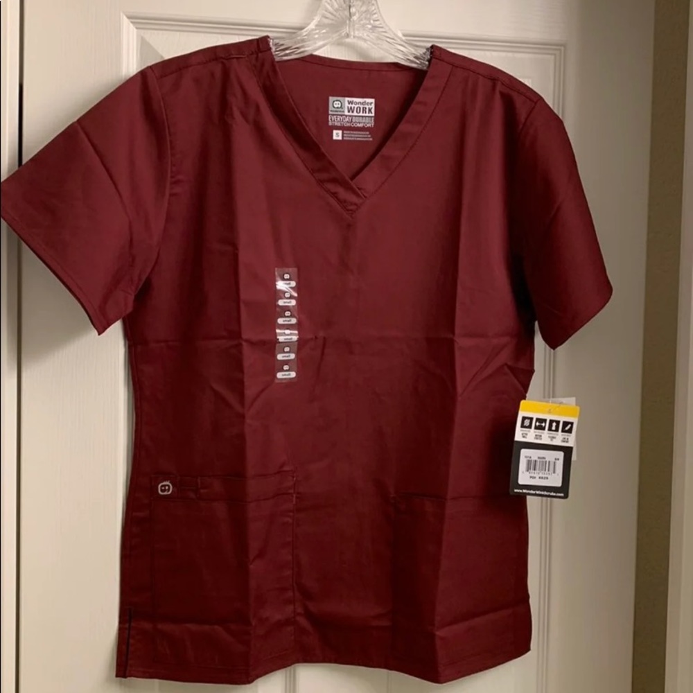 Wonderwink scrub top Maroon SMALL